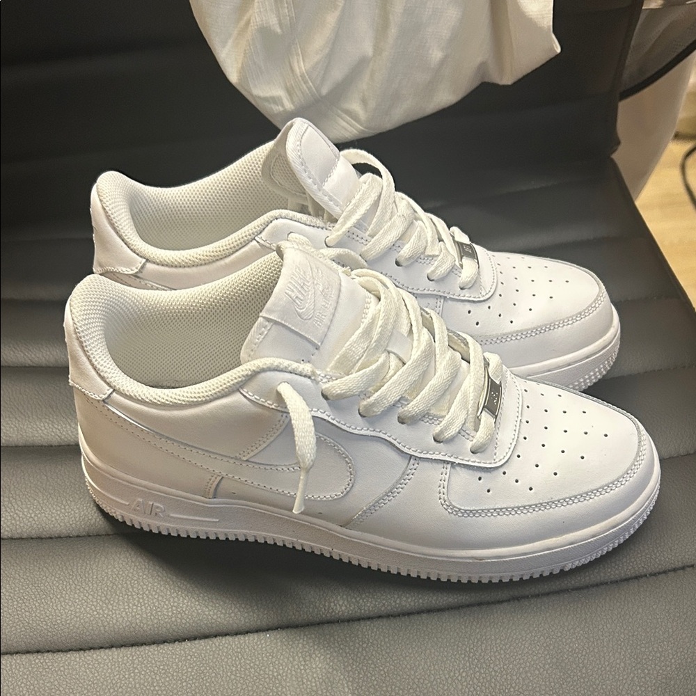 Nike Men's White Low-Top Sneakers